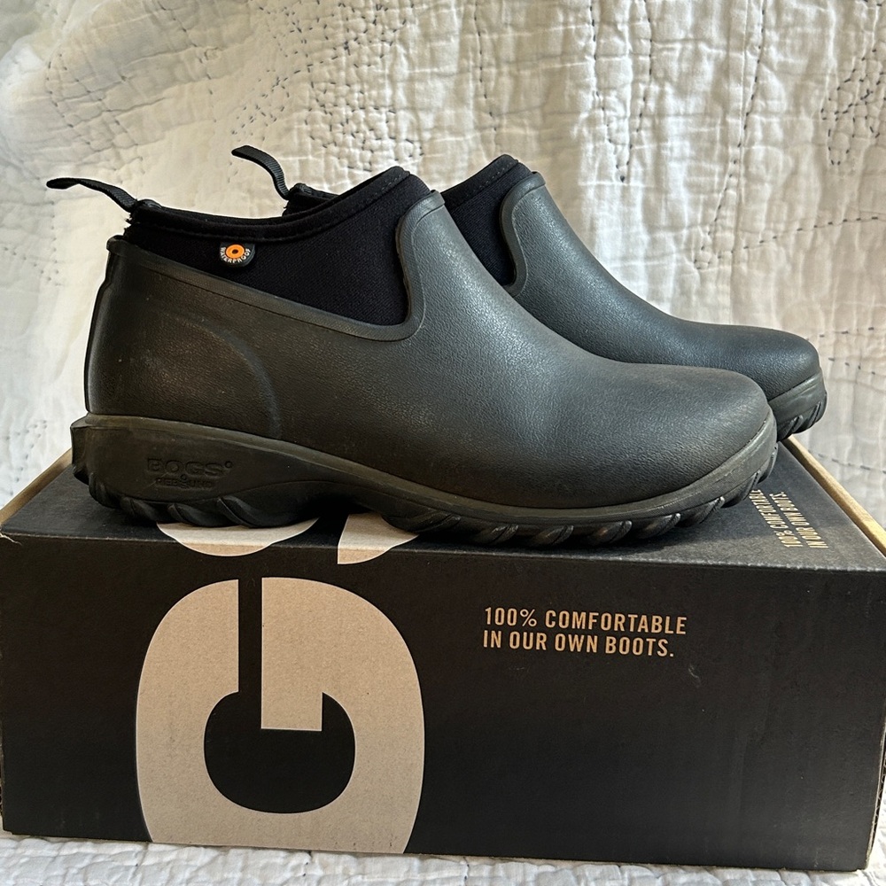 Bogs Women's Sauvie Chelsea Waterproof Boots EUC with Box